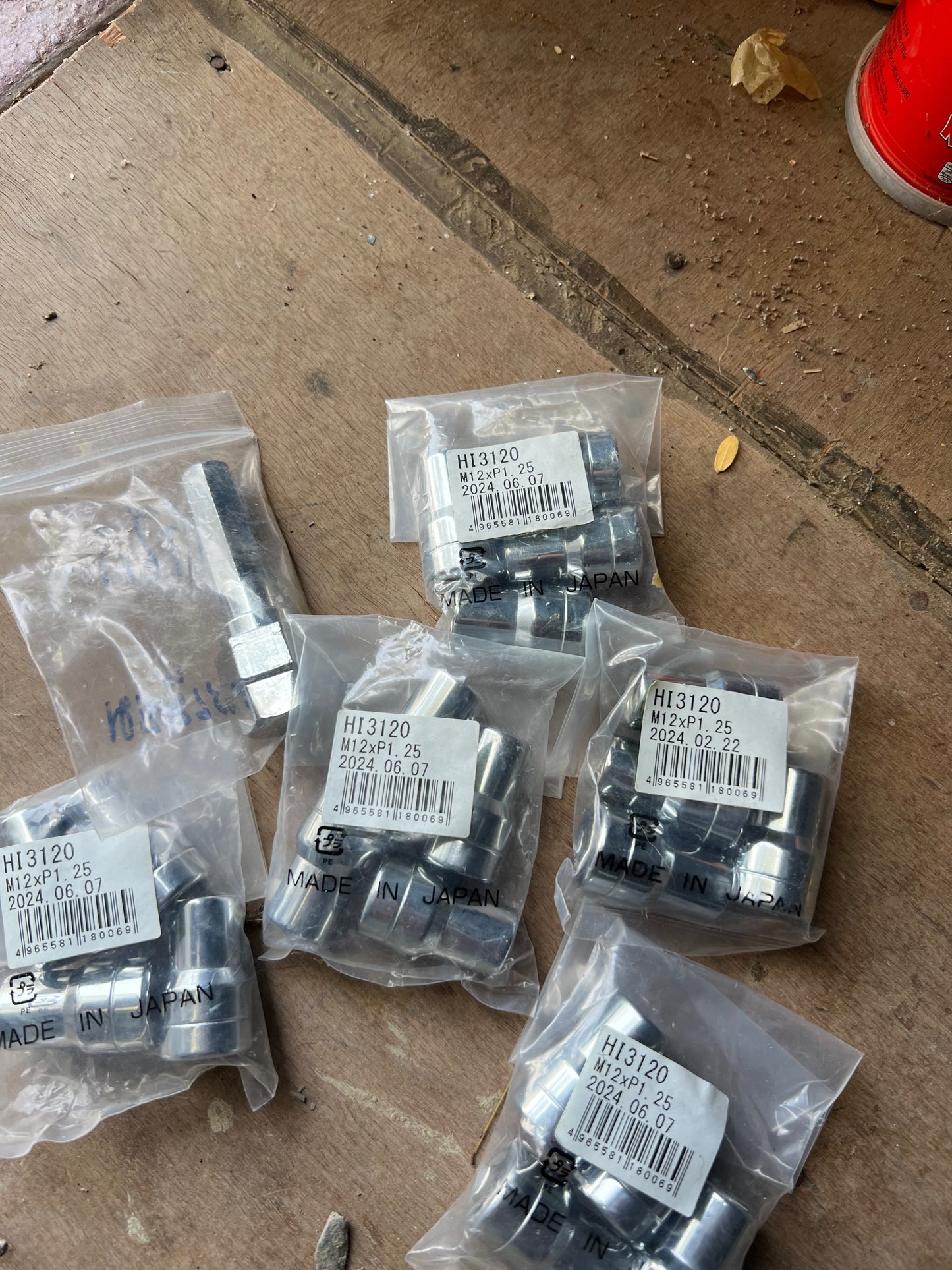 Volk racing inverted shank lugs. Subaru thread. Set of 20 plus key