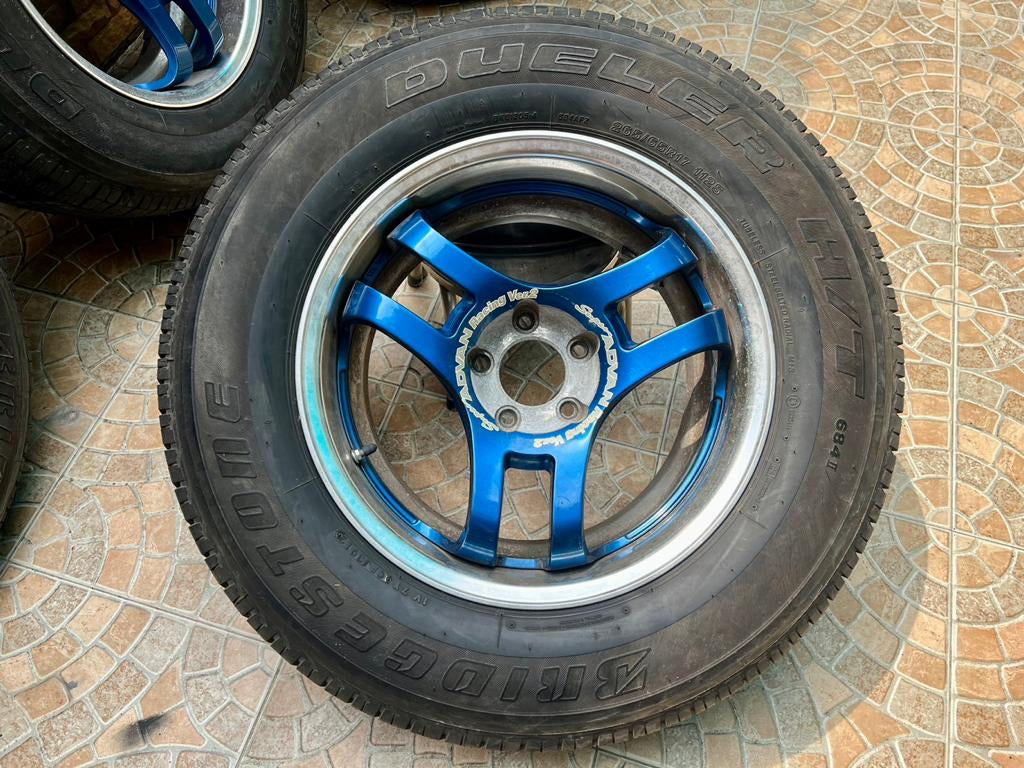 Super Advan v2 17/8.5” +27 5/114.3